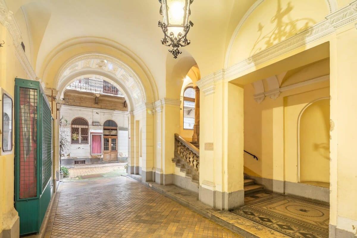 Splendid Perfectly Located Flat With Sauna Appartement Boedapest Buitenkant foto