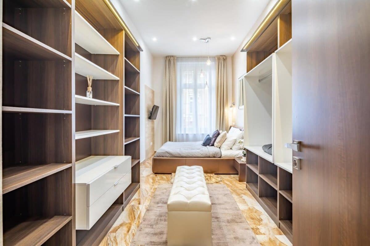 Splendid Perfectly Located Flat With Sauna Appartement Boedapest Buitenkant foto