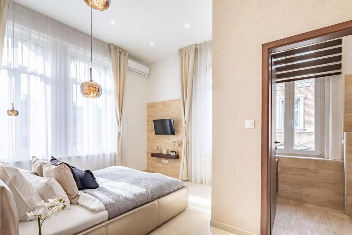 Splendid Perfectly Located Flat With Sauna Appartement Boedapest Buitenkant foto