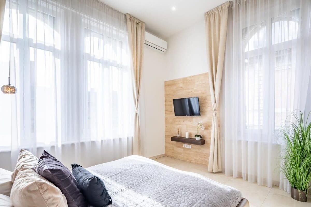 Splendid Perfectly Located Flat With Sauna Appartement Boedapest Buitenkant foto