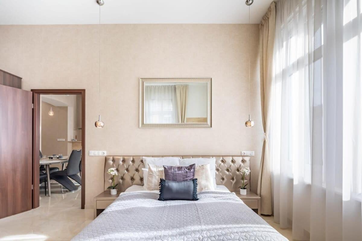 Splendid Perfectly Located Flat With Sauna Appartement Boedapest Buitenkant foto